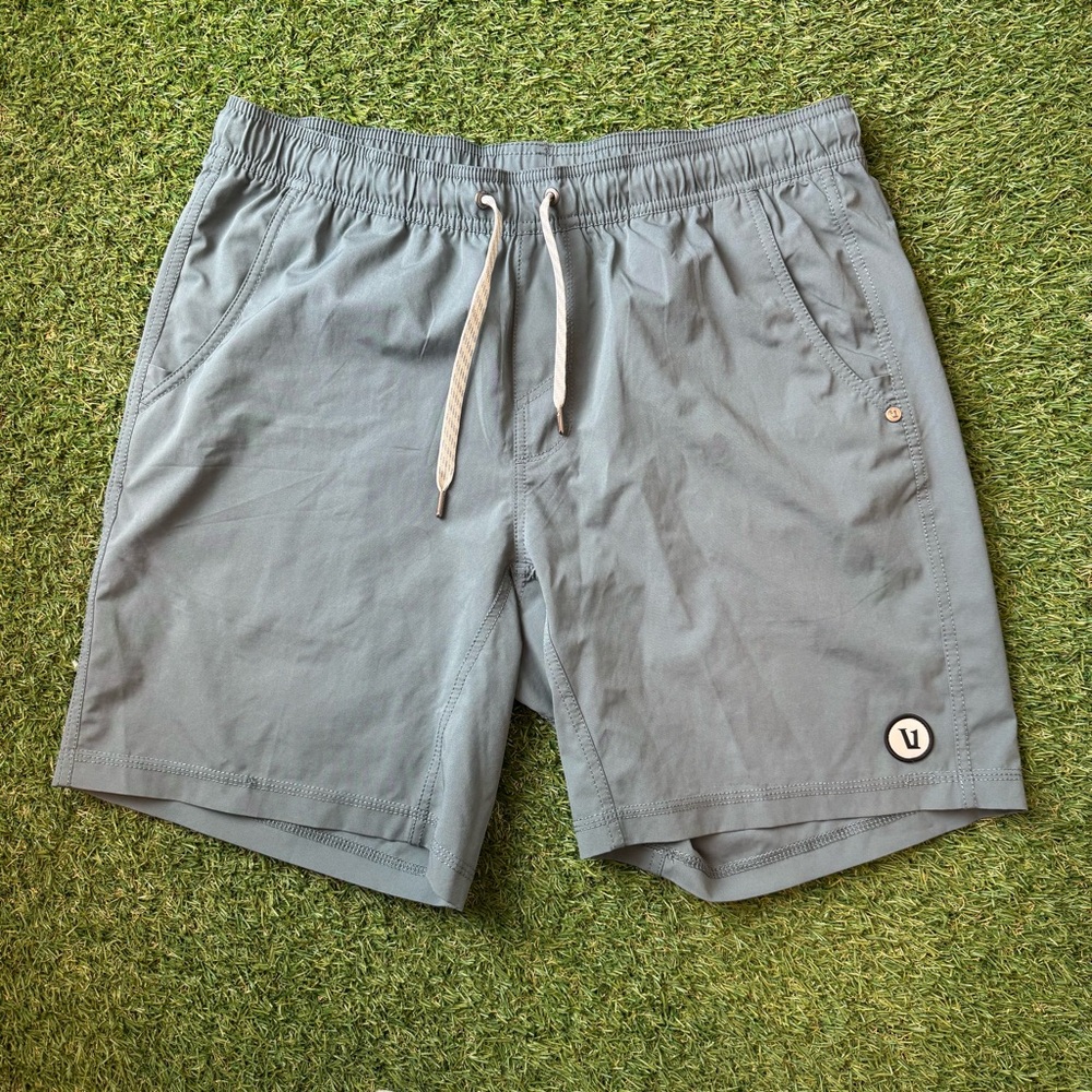 Vuori Shorts Men’s L Green